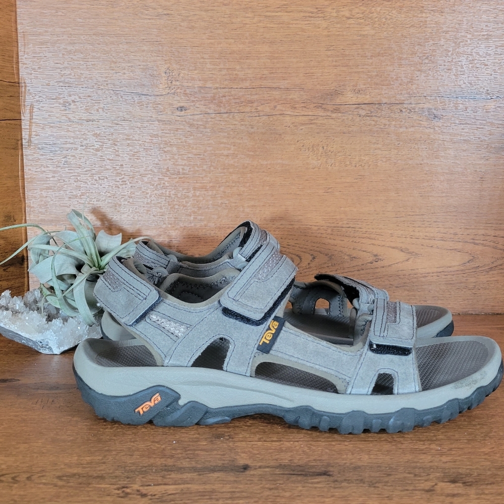 TEVA sandals size 9 men